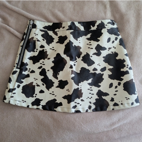 Resume Cow Print A-line Mini Skirt - Picture 6 of 9